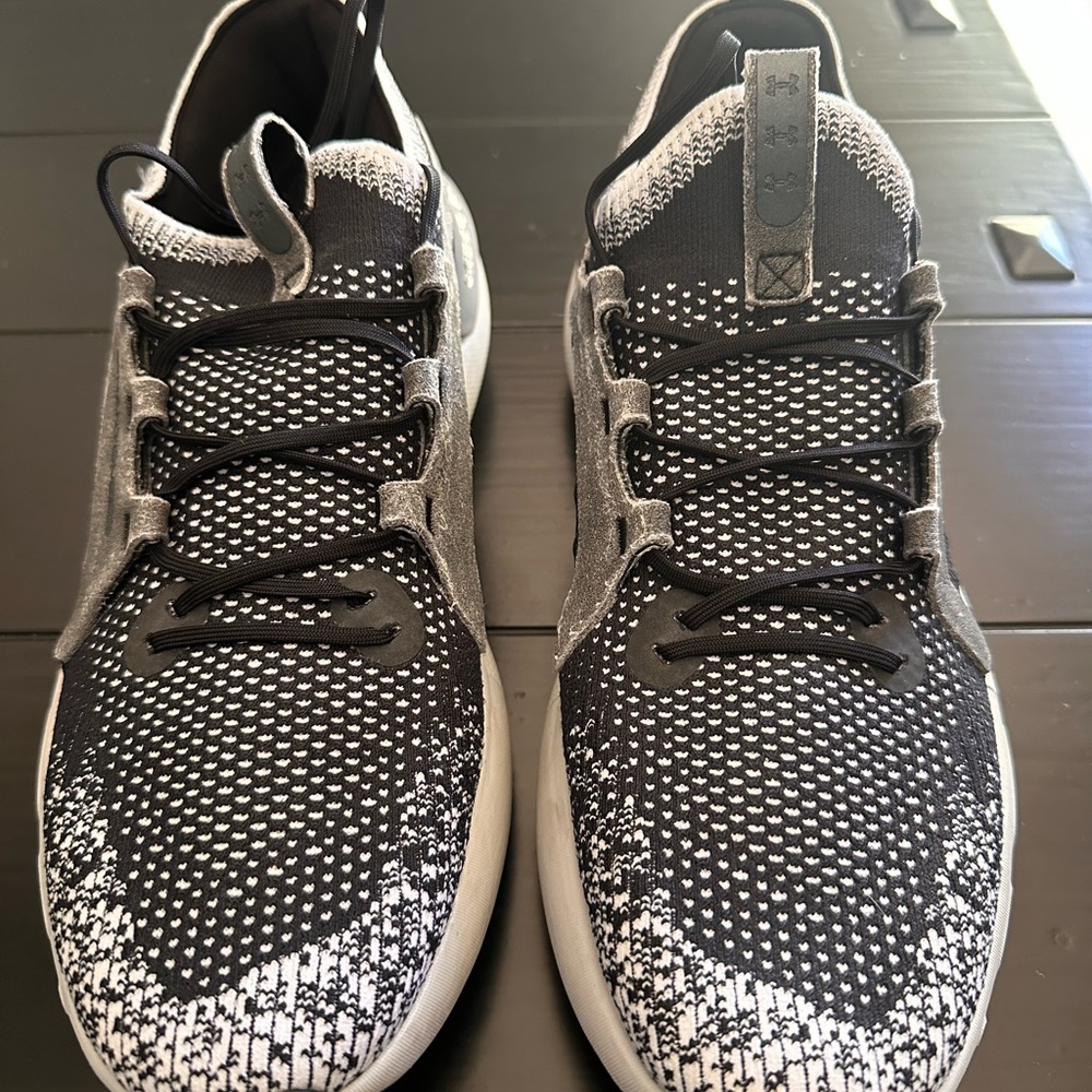 Men’s size 11 Under Armour Phantom 3 SE shoes